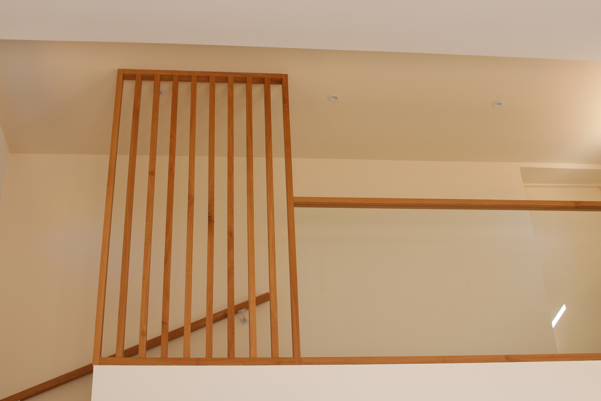 Claustra design en chêne : la solution sur mesure pour votre intérieur à Aix-en-Provence