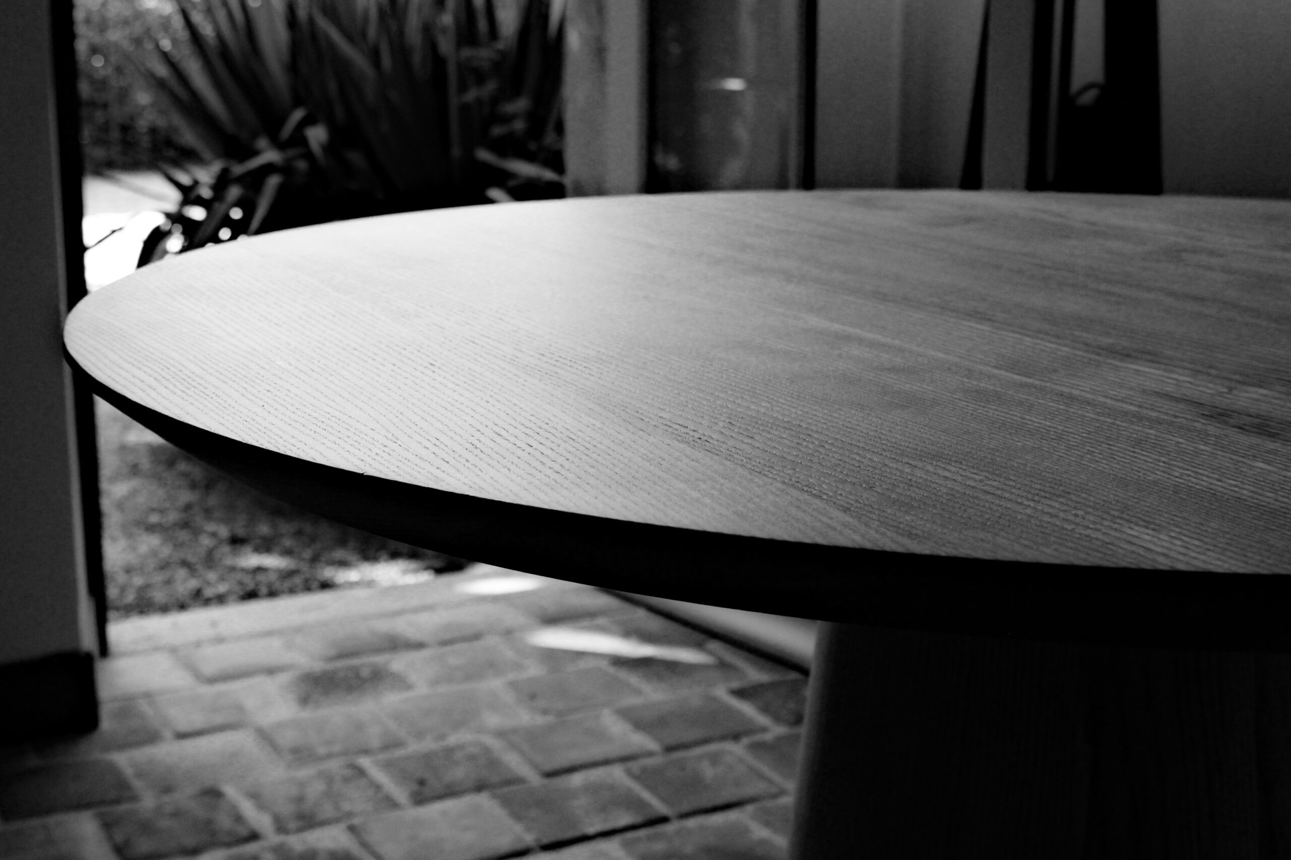 Le Maillet Bleu : tables rondes artisanales sur mesure aux Baux-de-Provence
