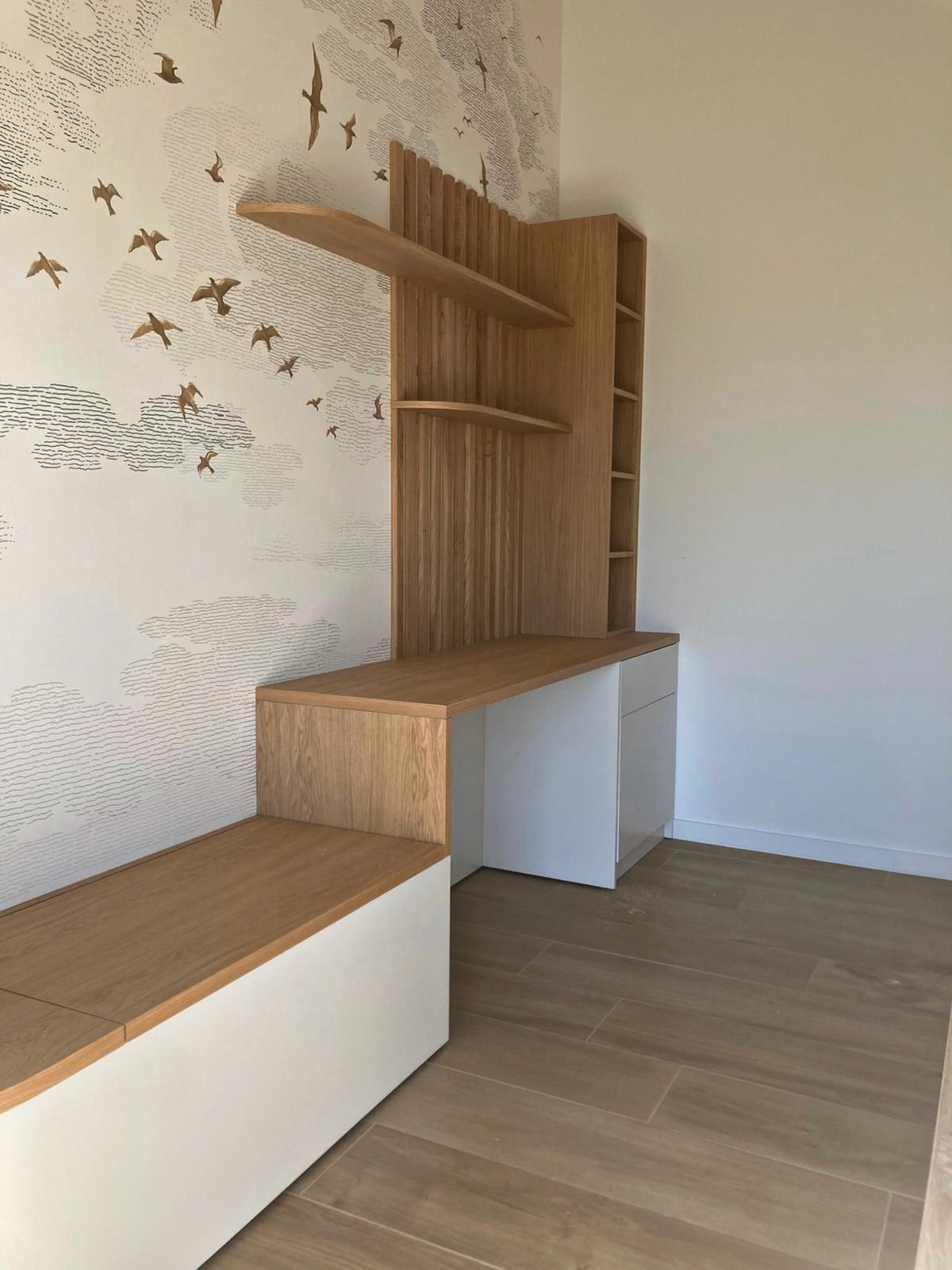 Un espace enfant fonctionnel et design conçu par un menuisier bois à Aix-en-Provence