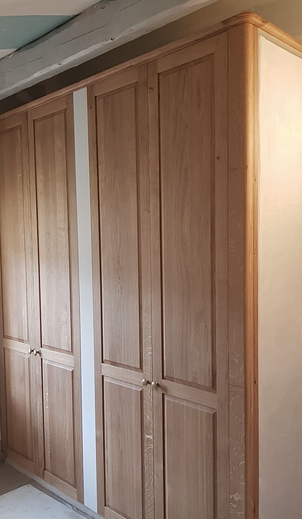 Dressing en chêne sur-mesure : création et installation à La Cadière-d'Azur